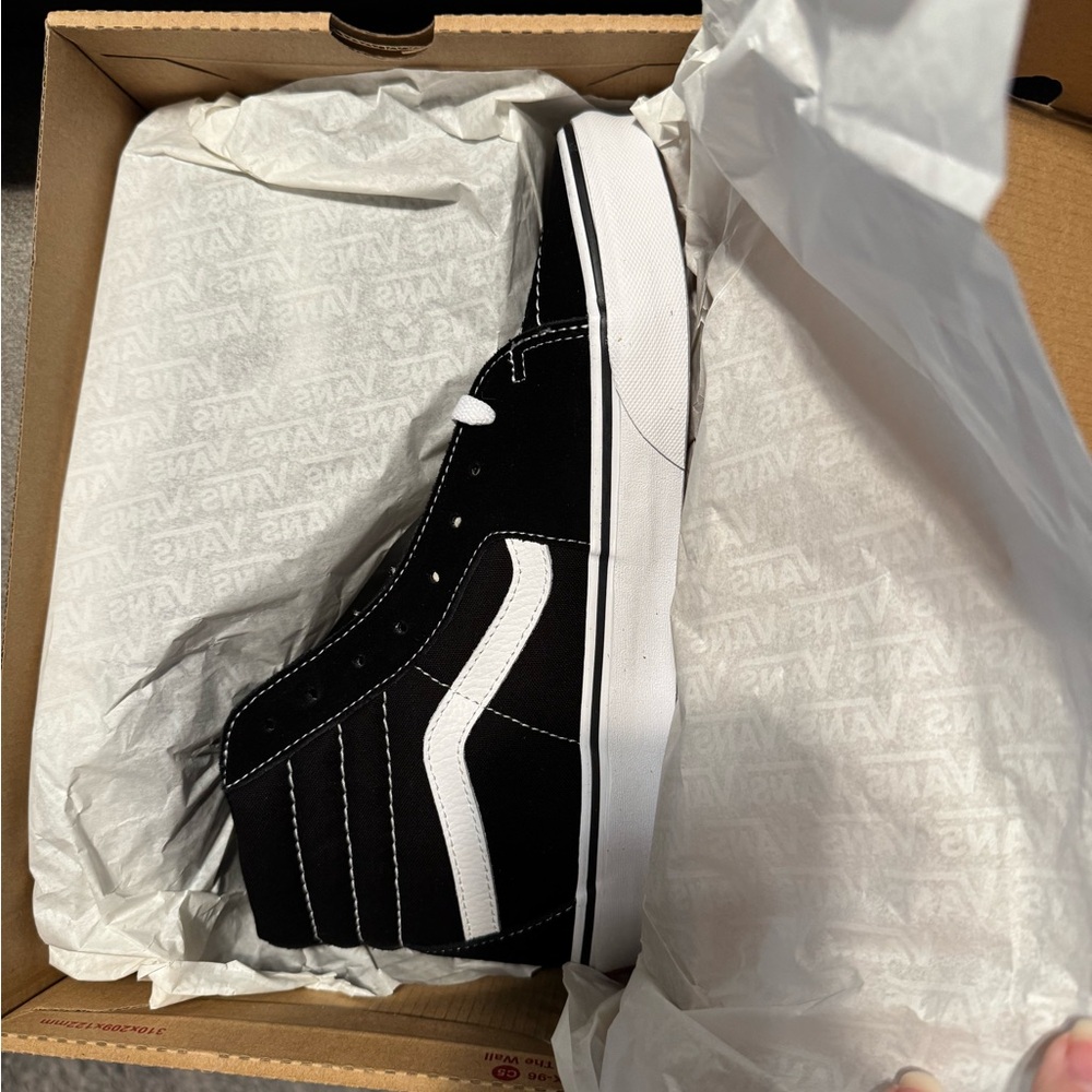 New in Box Vans Classic Black and White High-Tops